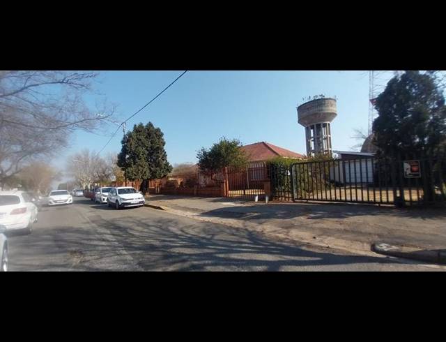 3 BEDROOM HOUSE FOR SALE IN SUNNYRIDGE